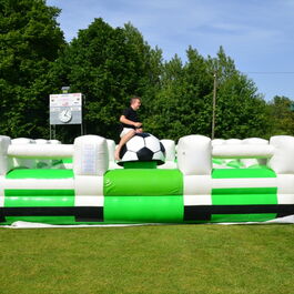 Fußball Rodeo aufgebaut