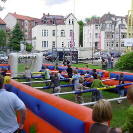 Menschenkicker Outdoor Detail