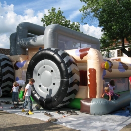 Active Center XXL Monster Jeep